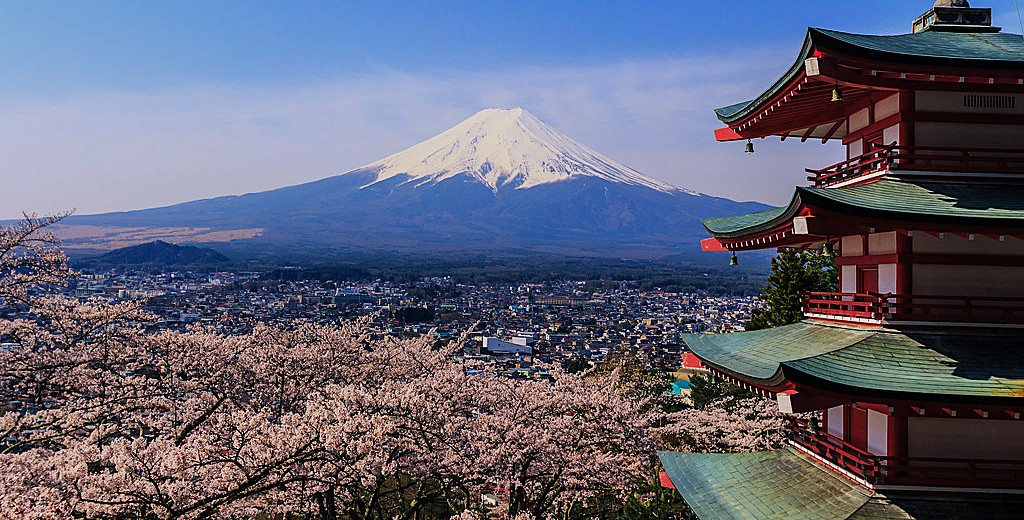 The cherry blossom season view of Yamanashi Prefecture's Chureito Pagoda and Mount Fuji