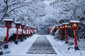 Kurama Temple is beautiful in all seasons, but winter is the quietest time.