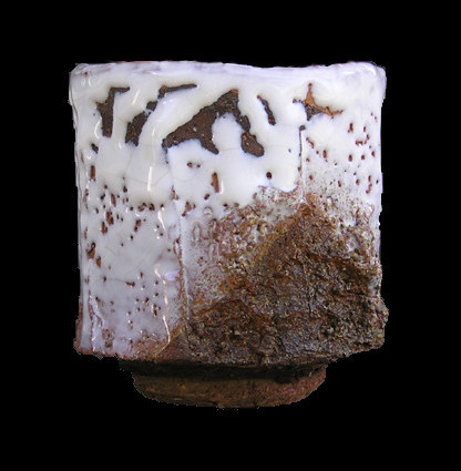 An exquisite modern Hagiyaki tea bowl from Yamaguchi Prefecture.