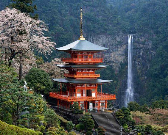 The magnificent waterfall at Nachi Shrine inland from the relaxing coastal worlds of Mie Prefecture