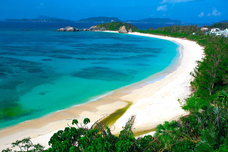 The sandy beaches of Okinawa are mostly very white and range from busy to super private!