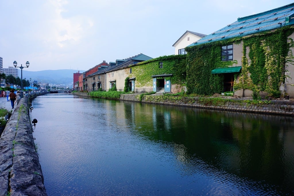 Hokkaido's Otaru City and its canals, a place for historical nostalgia and romance in any season!